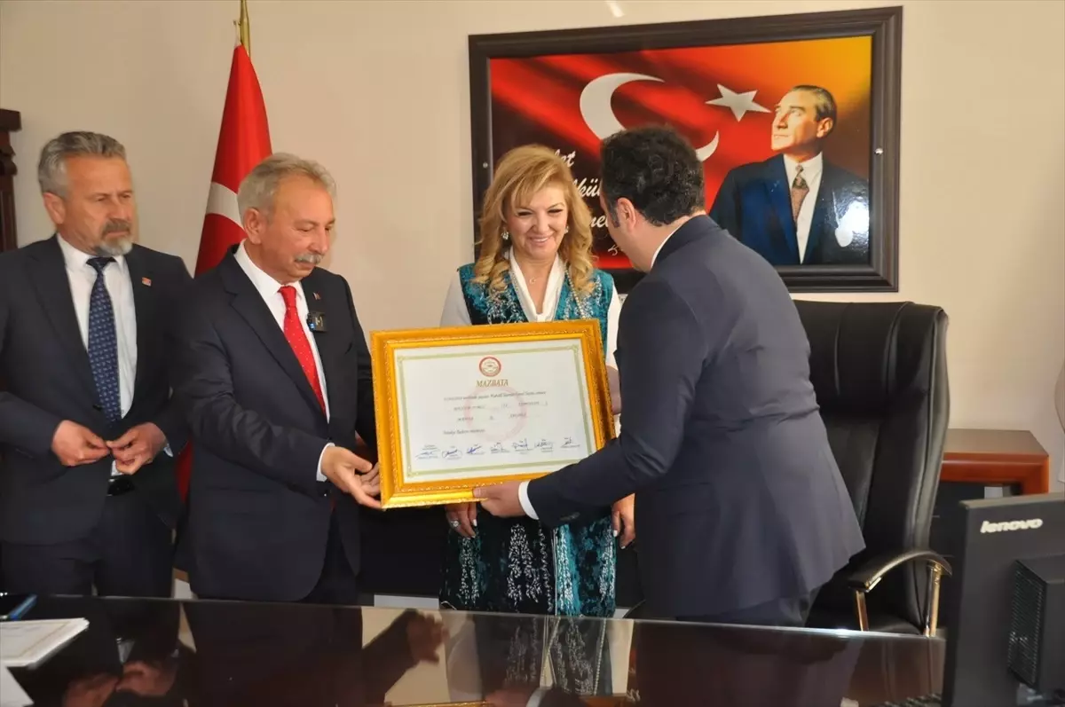 CHP'li Mazlum Nurlu, Salihli Belediye Başkanlığına başladı