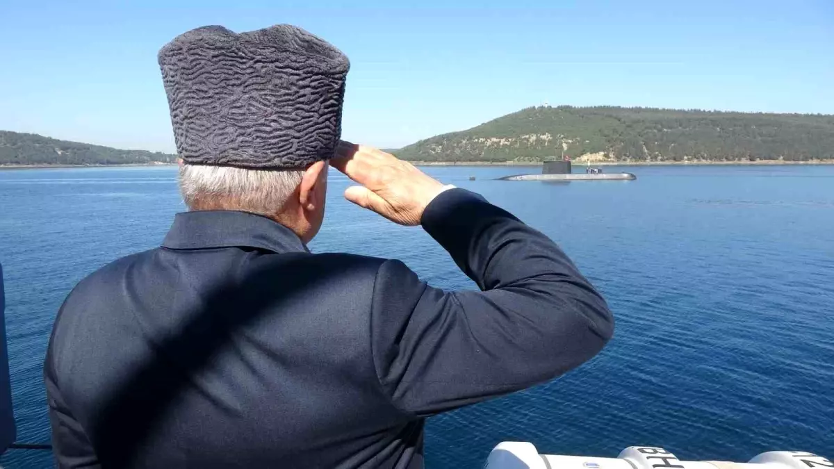 Çanakkale Boğazı'nda TCG Dumlupınar için anma töreni düzenlendi
