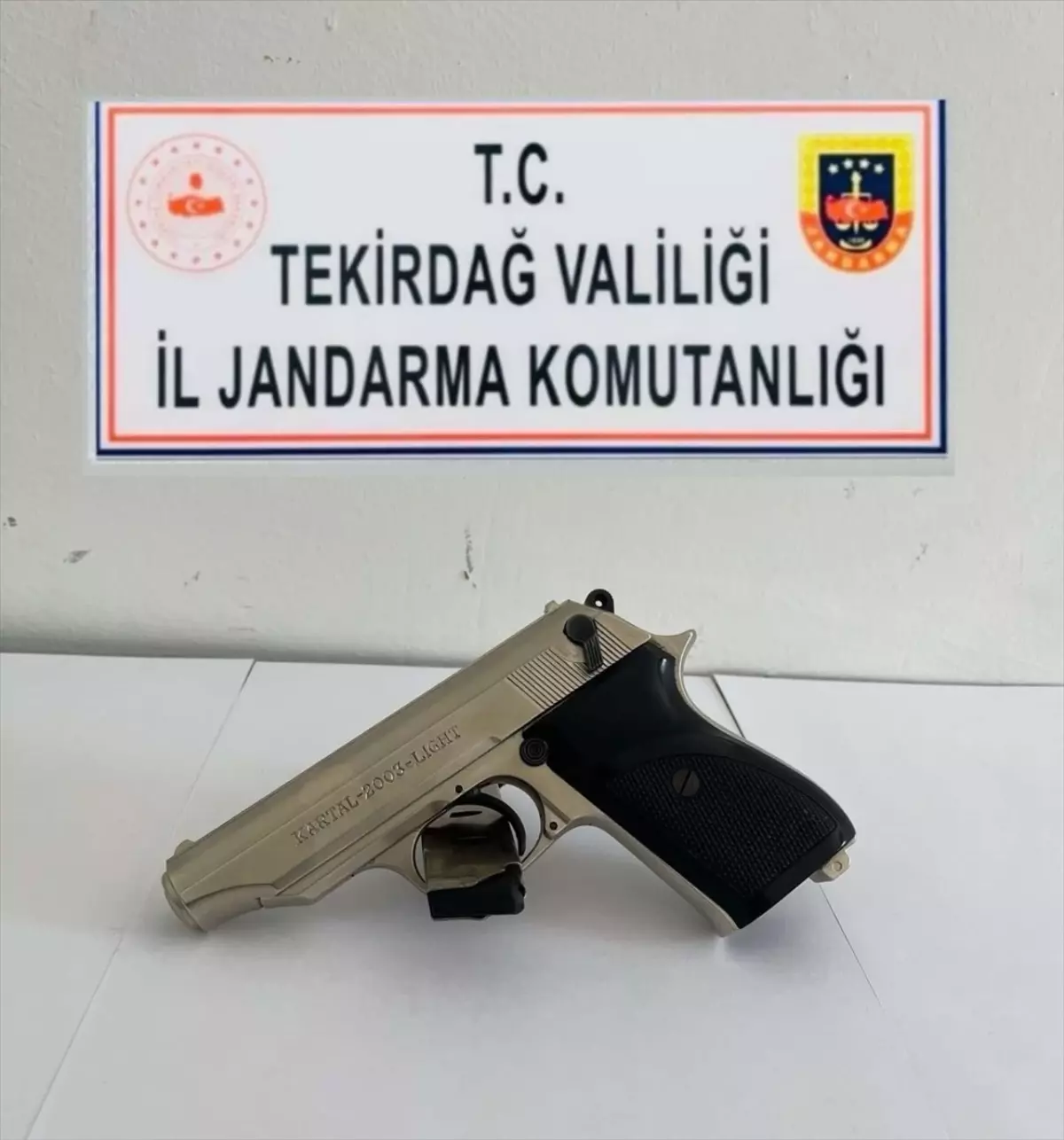Ruhsatsız Tabanca ve Tüfek Ele Geçirildi