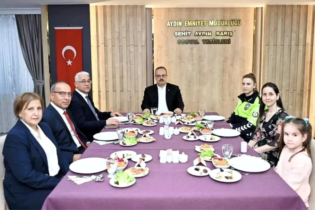 Aydın Valisi ve Emniyet Müdürü Şehit Aileleri ve Gazilerle İftar Yaptı