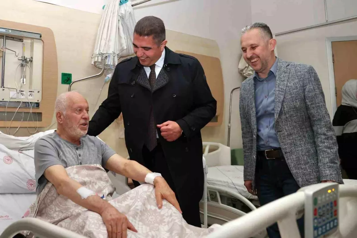Düzce Valisi Selçuk Aslan, İl Sağlık Müdürü Yılmaz'ın babasını ziyaret etti