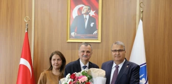 CHP'li Musa Semih Balaban Yunusemre Belediye Başkanı olarak göreve başladı