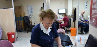 Bursa Çekirge Devlet Hastanesi'nde 45 Yıl Görev Yapan Hemşire Emekli Oldu