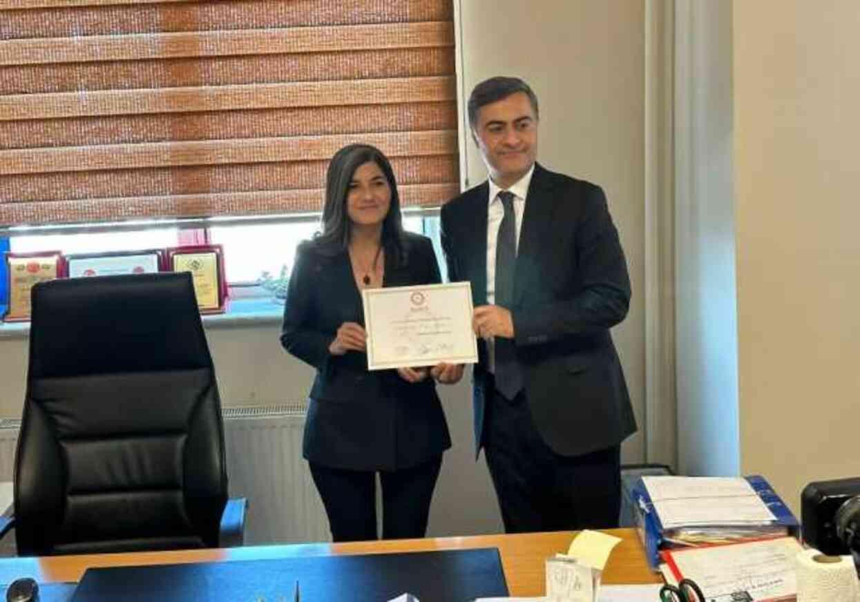 Abdullah Zeydan mazbatasını aldı Abdullah Zeydan mazbatasını aldı