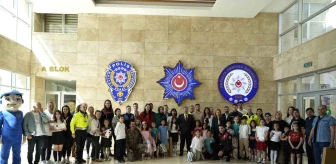Antalya'da 'Çocuk Gözüyle Polis' Temalı Resim Yarışmasında Dereceye Giren Öğrencilere Ödülleri Verildi
