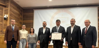 CHP'li Cemil Tugay İzmir Büyükşehir Belediye Başkanlığına seçildi