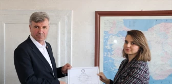Batman'da HÜDA PAR'dan Gercüş ilçesi Kayapınar Belde Belediye Başkanı Samir Özhan mazbatasını aldı