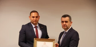 CHP'li Hakan Bilecen Kilis Belediye Başkanı olarak mazbatasını aldı