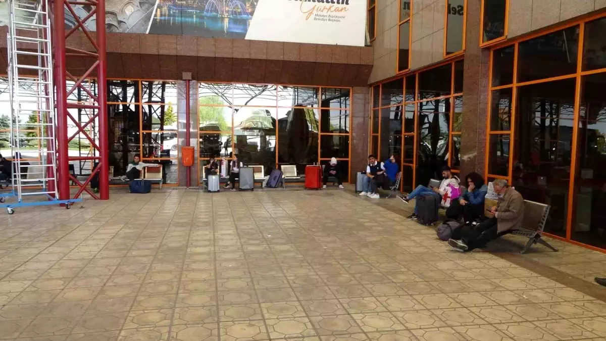 Malatya'da Bayram Tatili İçin Otobüs Yoğunluğu