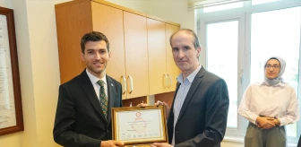 MHP'den Erbaa Belediye Başkanı seçilen Ertuğrul Karagöl mazbatasını aldı