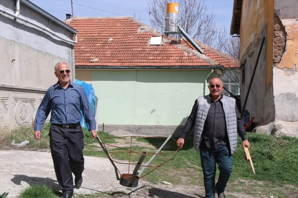 Sivas'ta Leylekler İçin Yuva Aparatı Yerleştirildi - Haberler