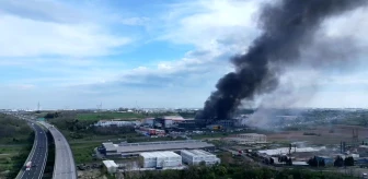 Tekirdağ'da sünger fabrikasında çıkan yangın dron ile havadan görüntülendi