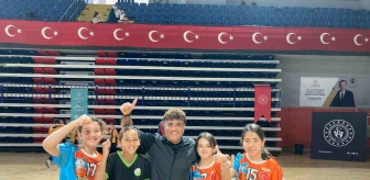 Muğla'nın Köyceğiz ilçesi Toparlar Ortaokulu Floor Curling Küçük Kızlar Takımı Şampiyon Oldu