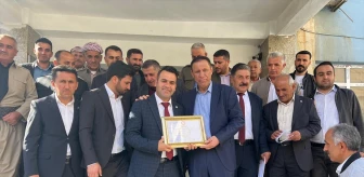 Yeniden Refah Partisi'nden Hakkari'nin Derecik Belediye Başkanı Hasan Dinç mazbatasını aldı