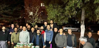 Eskişehirspor Taraftarı Kadir Gecesi'nde Camide İkram Dağıttı