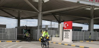 Hac İbadeti İçin Bisikletle Yola Çıkanlar Türkiye'ye Giriş Yaptı