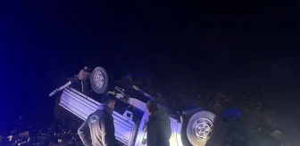 Hakkari'de kontrolden çıkarak takla atan kamyonetteki 2 kişi yaralandı