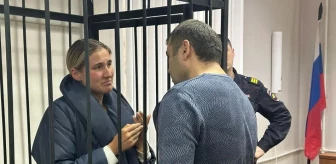 Rus Influencer Alena Agafonova, savaş anıtının memesini gıdıklama suçundan 10 ay hapse mahkum edildi