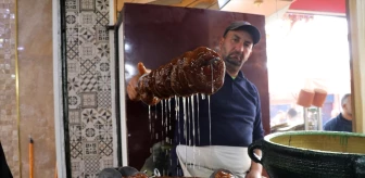 Tunus'un Geleneksel Tatlıları Zlabiye ve Maharik