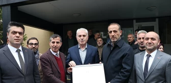 AK Parti'den Bayburt Belediye Başkanlığına seçilen Mete Memiş mazbatasını aldı