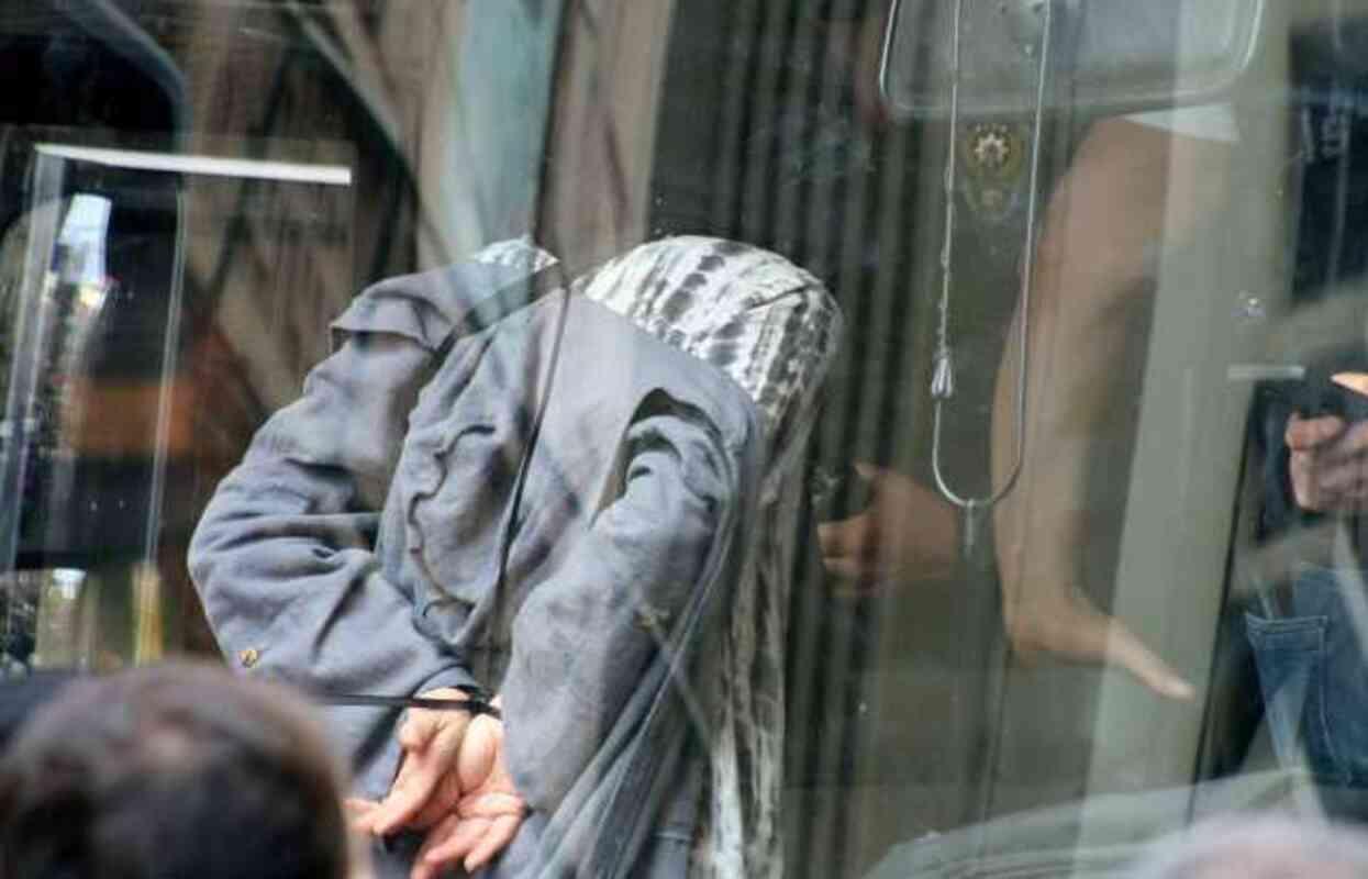 Beyoğlu'ndaki İsrail protestosuna ilişkin Bakan Yerlikaya'dan ilk açıklama: 2 emniyet görevlisi açığa alındı Beyoğlu'ndaki İsrail protestosuna ilişkin Bakan Yerlikaya'dan ilk açıklama: 2 emniyet görevlisi açığa alındı