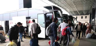 Elazığ'da Otobüs Terminalinde Bayram Yoğunluğu