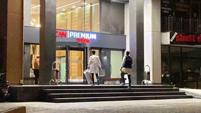 Rezidansın 30. katından düşen 24 yaşındaki kız hayatını kaybetti Rezidansın 30. katından düşen 24 yaşındaki kız hayatını kaybetti