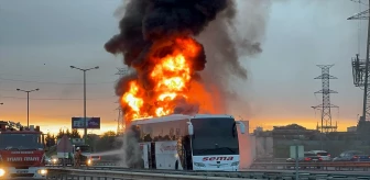 Ümraniye'de İki Otobüste Yangın Çıktı