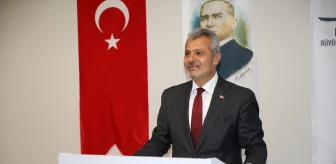 Hatay Büyükşehir Belediye Başkanı Mehmet Öntürk, YSK'nin kararına rağmen görevine devam ediyor