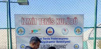 Afyonkarahisarlı Genç Tenisçi Ela Naz Kaya, Kocaeli Turnuvasında Birinci Oldu