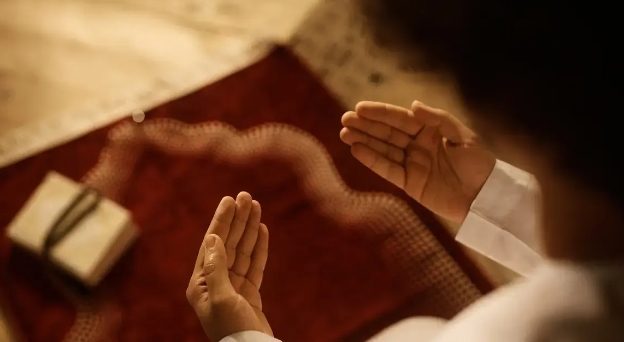 AREFE GÜNÜ İBADETLERİ! Arefe günü hangi dua okunur, hangi zikir çekilir?