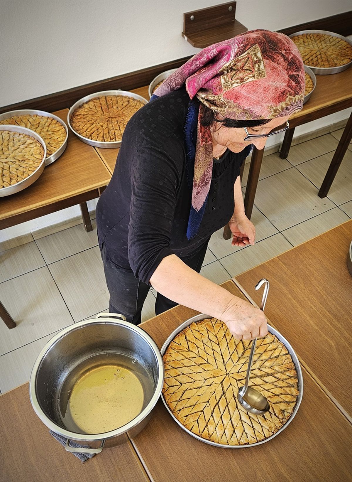 Çanakkale'de Kadın Kooperatifi Bayram İçin Baklava Üretiyor