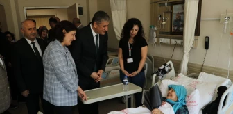 Karabük Valisi Mustafa Yavuz, Hastaları Ziyaret Ederek Bayramlarını Kutladı