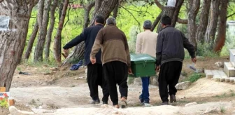 Mersin'de 3 kişilik aileyi yakıp cezaevinde intihar eden şüphelinin cenazesi köyünde istenmedi