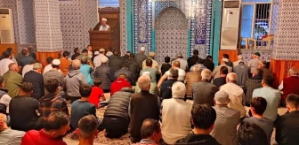 Aydın'da Vatandaşlar Ramazan Ayının Son Teravih Namazını Kıldı