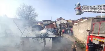 Tokat'ın Niksar ilçesinde samanlık yangını