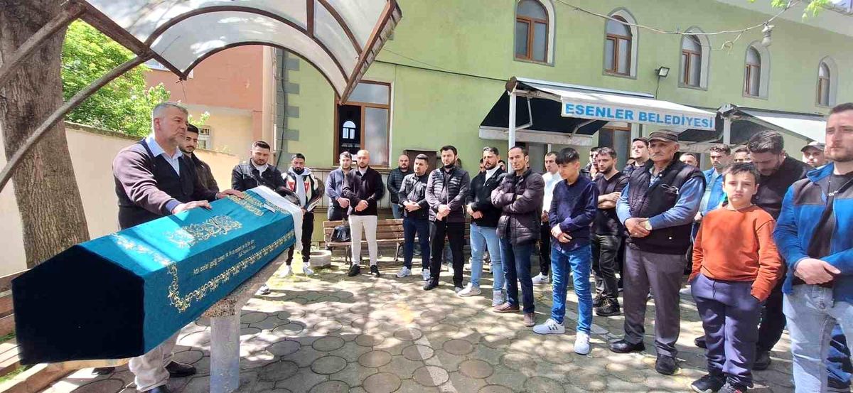 Beşiktaş'ta Motosiklet Kazası Sonucu Hayatını Kaybeden Genç Kız Son Yolculuğuna Uğurlandı