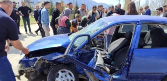 Isparta'da motosiklet ve otomobil kaza yaptı, 10 kişi yaralandı