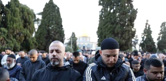 Doğu Kudüs'te 60 Bin Müslüman Bayram Namazı Kıldı