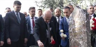 Devlet Bahçeli, Alparslan Türkeş'in anıt mezarını ziyaret etti