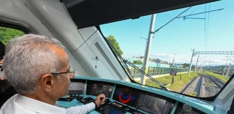 Türkiye'nin Milli Elektrikli Tren Setleri Hizmete Girdi
