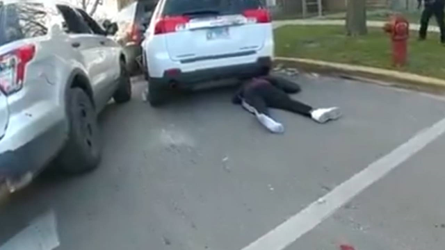 ABD'de polis şiddeti bitmek bilmiyor! Siyahi sürücüye 41 saniyede 96 kurşun