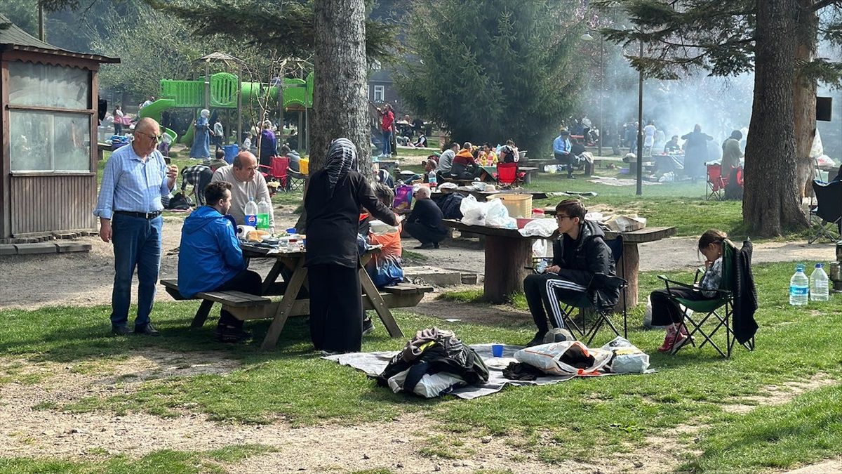 Ramazan Bayramı Tatilinde Gölcük Tabiat Parkı'na Yoğun İlgi