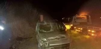 Burdur'da Ticari Araç Şarampole Devrildi: 4 Yaralı