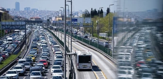 İstanbul'da Ramazan Bayramı dolayısıyla trafik ve yolcu yoğunluğu yaşandı