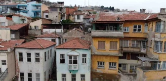 İzmir'in tarihi Basmane semti yok olma tehlikesiyle karşı karşıya