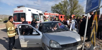 Kırıkkale'de Otomobil Çarpışması: 4 Kişi Yaralandı