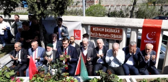 Saadet Partisi İstanbul İl Başkanlığı, Necmettin Erbakan'ın kabri başında bayramlaşma programı düzenledi