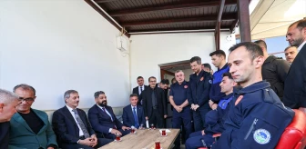 Sakarya Büyükşehir Belediye Başkanı Yusuf Alemdar, çalışma arkadaşlarıyla bayramlaştı