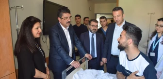 AK Parti Milletvekili Ferhat Nasıroğlu, hastanede tedavi gören hastaların bayramını kutladı